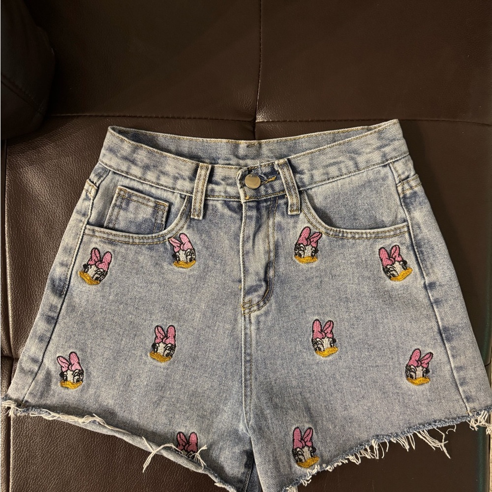 Vintage style embroidered Daffy Duck denim shorts